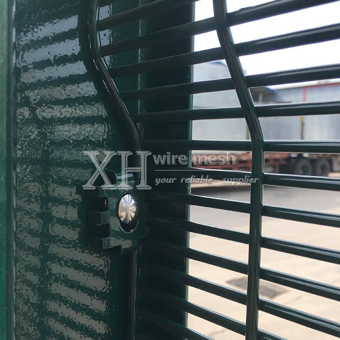 Curvy Welded Mesh Panels