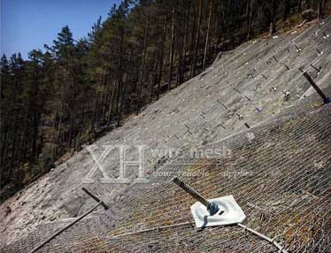 What Are the Components of A High Strength Rockfall Netting System?